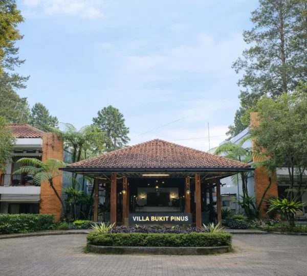 Lobby Villa Bukit Pinus Pancawati lokasi kegiatan gathering di bogor