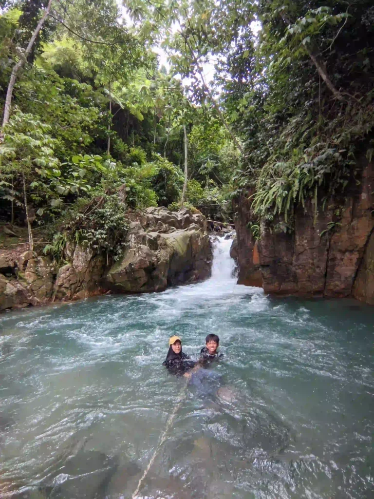 rute trekking curug cibaliung sentul