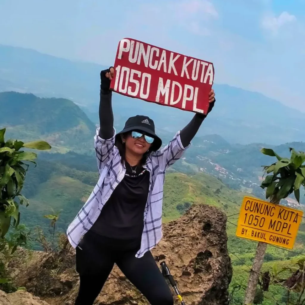 Hiking Ke Puncak Kuta Sentul untuk kegiatan pendaki pemula