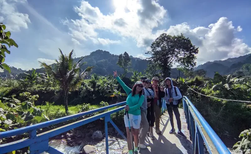 Rute trekking sentul ke curug cibingbin